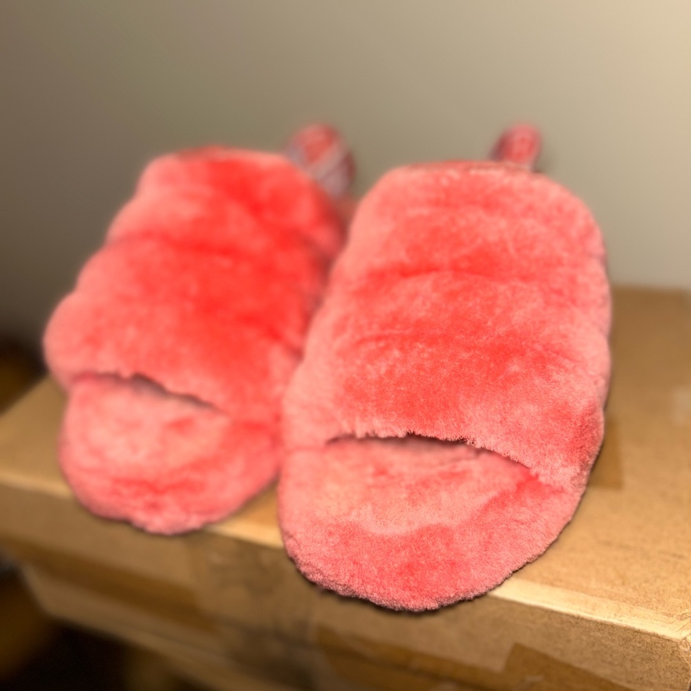UGG Slides - Picture 1 of 3